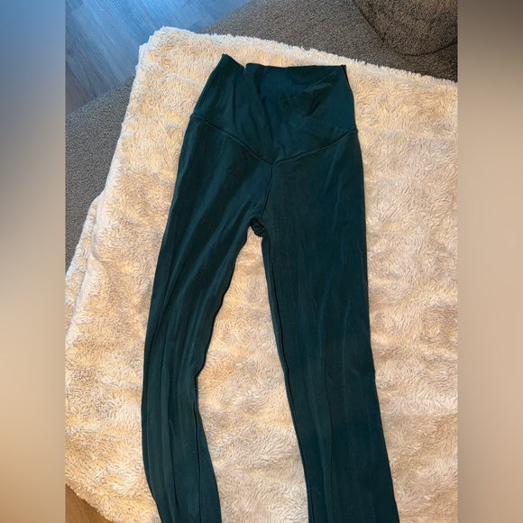 Aerie AE High-Waisted Flare Crossover V waist leggings Pants - Forest Green - Picture 7 of 12